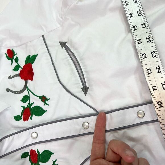 Rodeo Shirt Womens Small White Rose Embroidery Button-Down Cowgirl Top Country - Picture 2 of 9